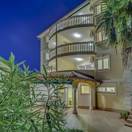 Apartments Villa Maria 茨里克韦尼察 外观 照片