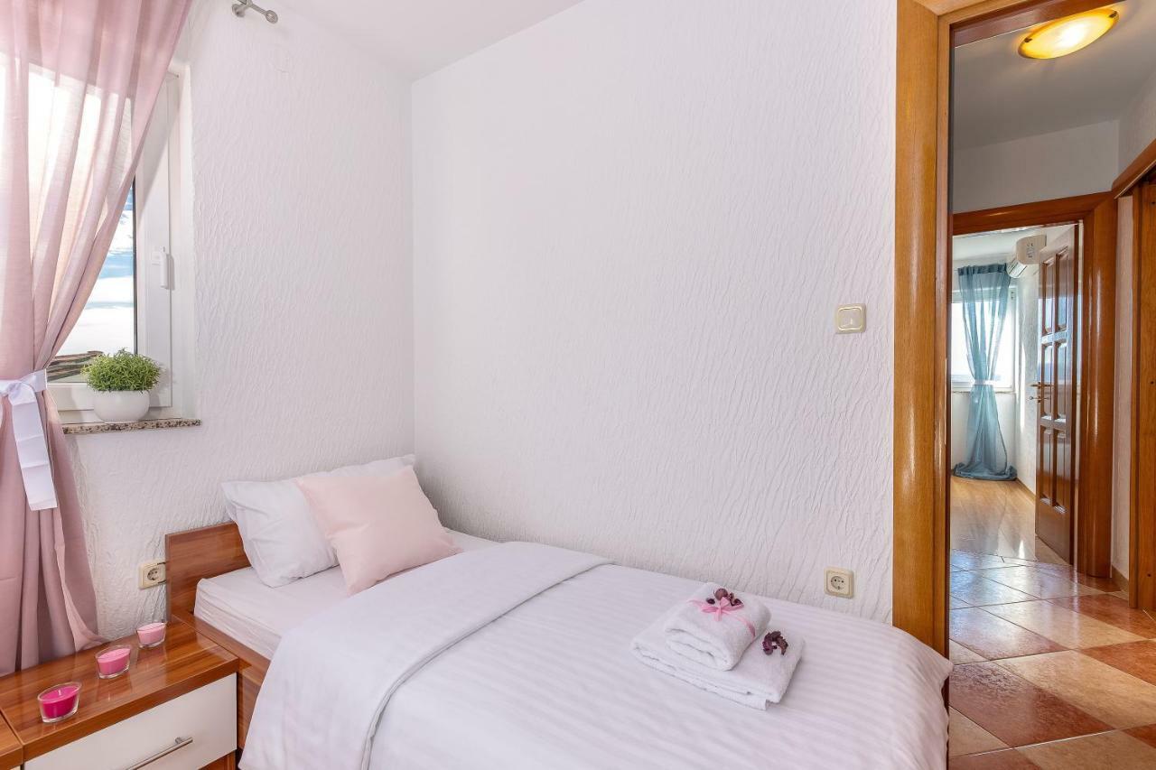 Apartments Villa Maria 茨里克韦尼察 外观 照片