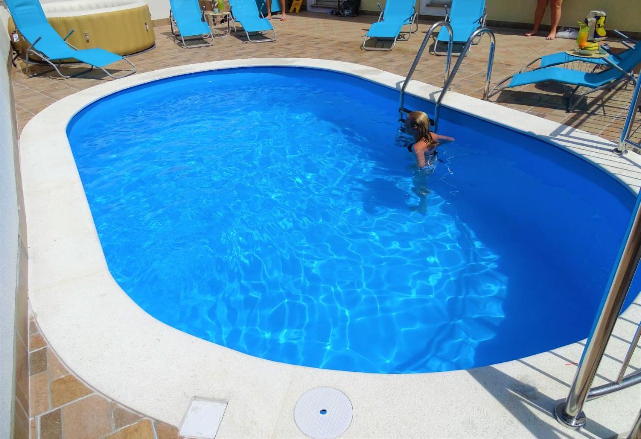 Apartments Villa Maria 茨里克韦尼察 外观 照片